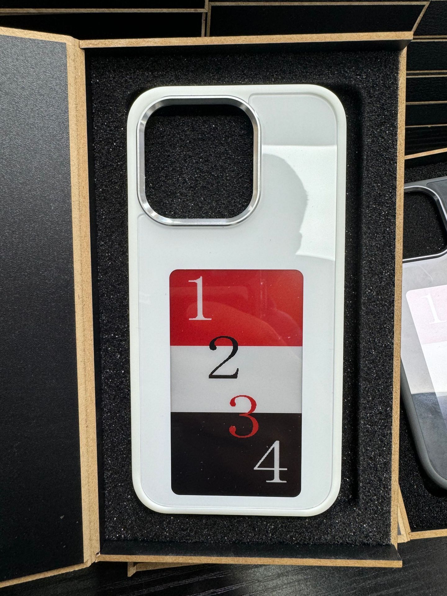 E-ink Screen Phone Case Unlimited Screen Projection Personalized Phone Cover Battery Free New Designer Luxury Phone Case - CyberLLC